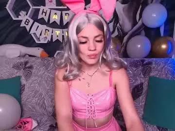 brandy_scot — GOAL: Dance for you [929 tokens remaining] Welcome to my room! #lesbian #c2c #18 #anal #tattoo