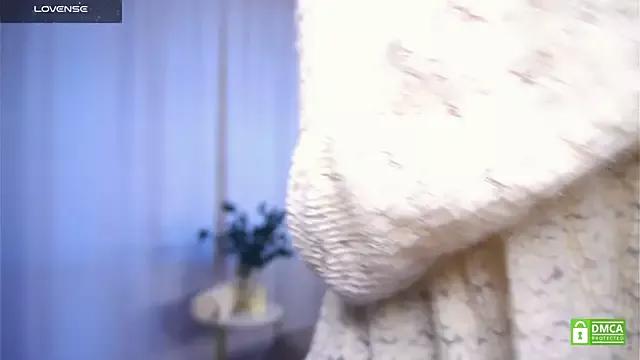 AmmyScotch — squezee my juicy ass for u
