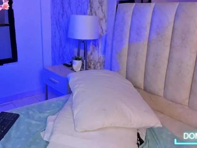 AlaiaMoretti on BongaCams 