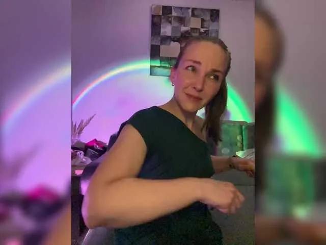 BongaCams Alisasqrl is Freechat Alisasqrl — your fantasies, compliments, tokens