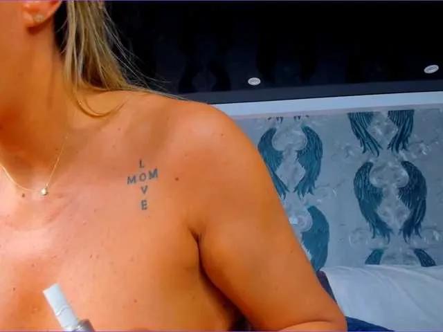 anneswhite on BongaCams 