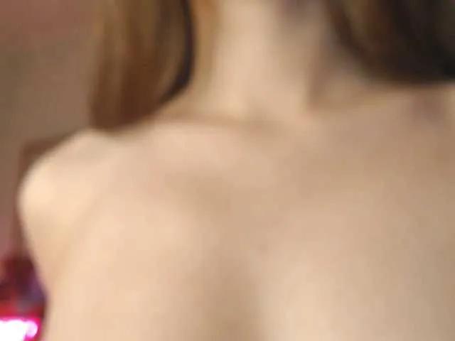 DiaFoxi on BongaCams