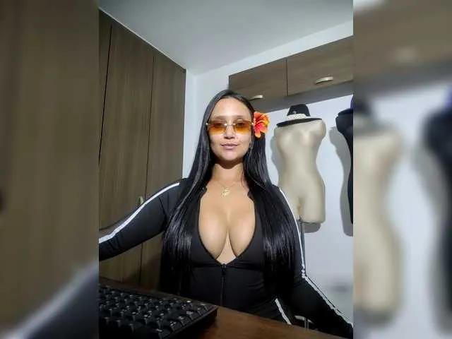 Emeraldgem on BongaCams 