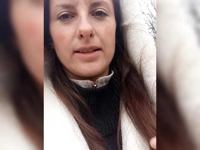 Erine9900 on BongaCams