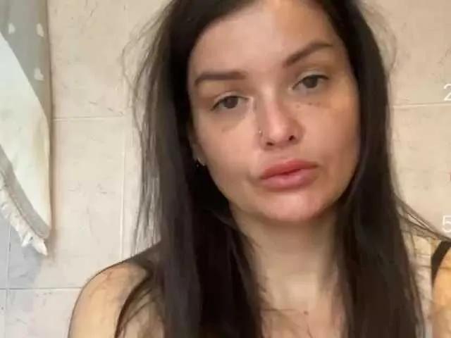 KikiMilf84 on BongaCams 