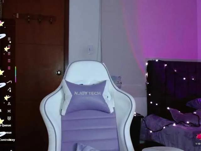 levi-cloud on BongaCams