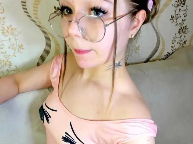 MelMooon on BongaCams 