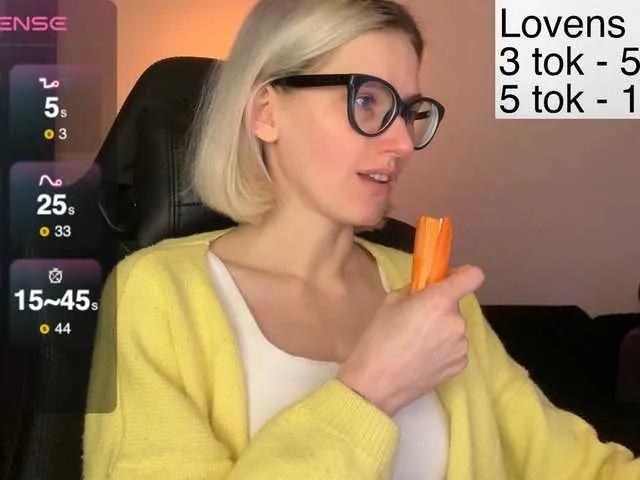 BongaCams Sexy-Sweets is Freechat Sexy-Sweets — tokens and compliments)