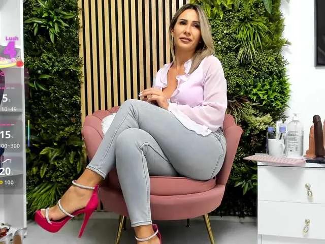 Sweetcherry30 on BongaCams 