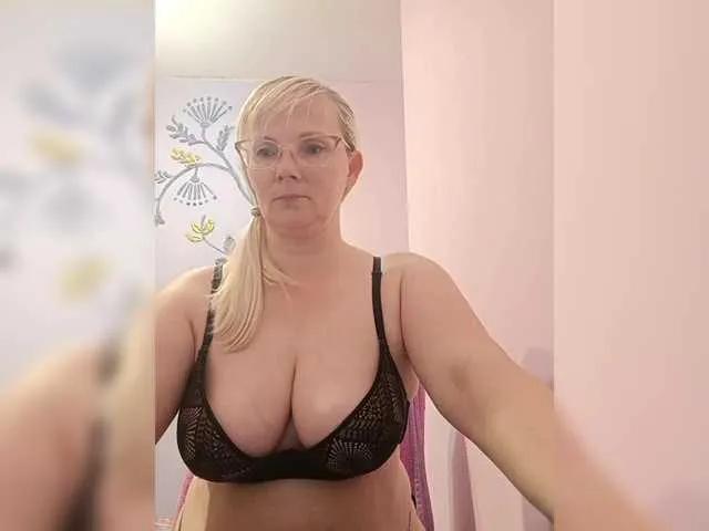 Sweetie454 on BongaCams 