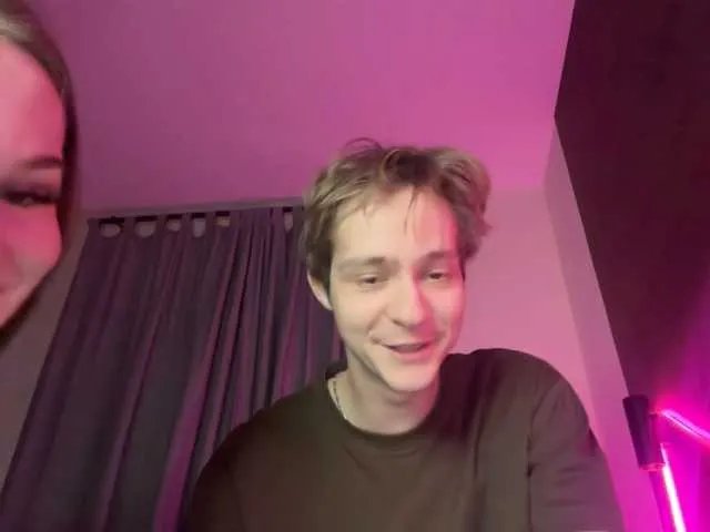 titsDestroy2007 on BongaCams 