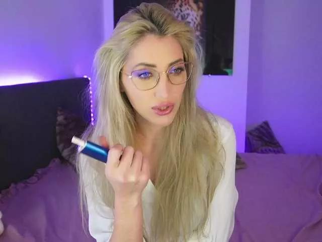 TweetyCream on BongaCams 