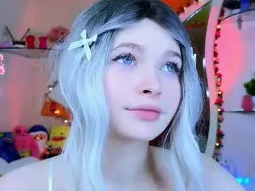 abbycartman —   '       THERE'S A VERY HOT SHOW GOING ON RIGHT NOW  #18 #natural #blonde #bigass #cute