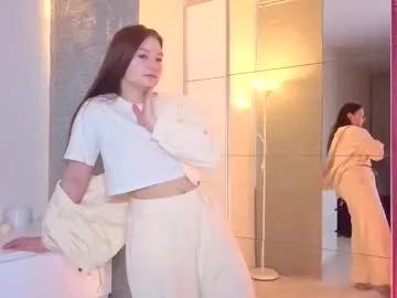 kelly_sunneli — Hello, I'm Kelly! fifth day here! #new and #18! Also I'm #young and #bigass #teen girl here! and the goal: show beautiful outfits [0 tokens remaining]