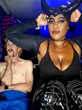 AmazonianMistress on StripChat 