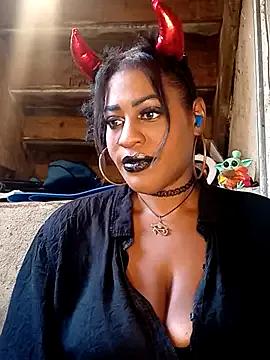 AmazonianMistress on StripChat 