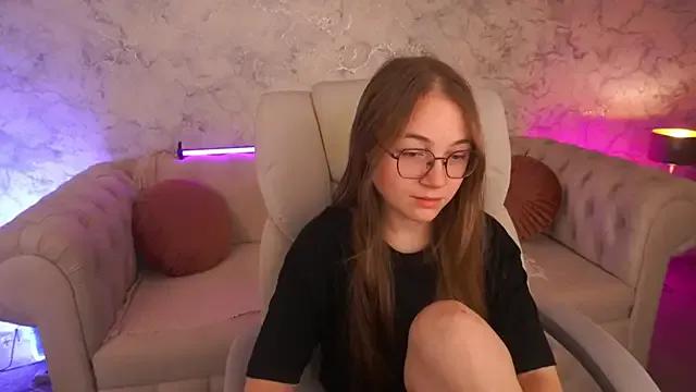 ArrinaWairr on StripChat 