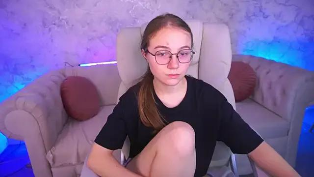 ArrinaWairr on StripChat 