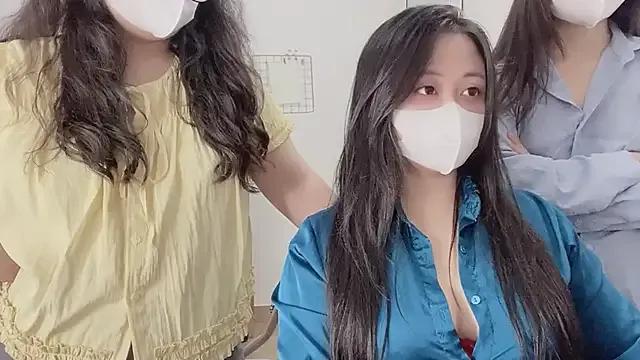 StripChat Bamboo_Swetie is Freechat Bamboo_Swetie — 3 girls naked oil body