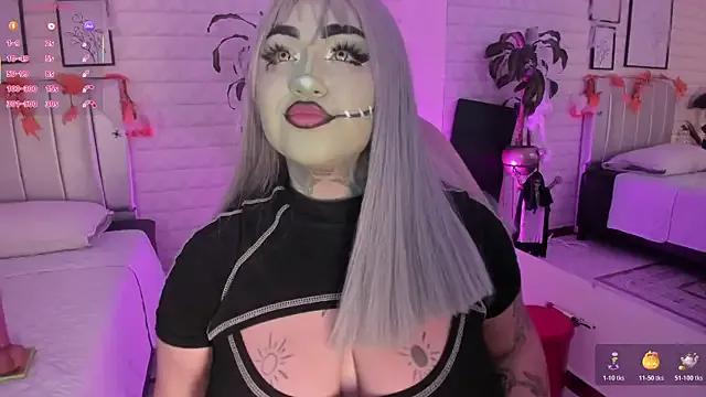 bella-green on StripChat 