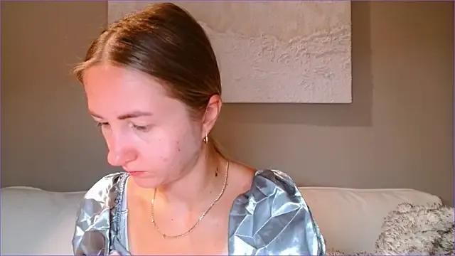 BluueSilk on StripChat 