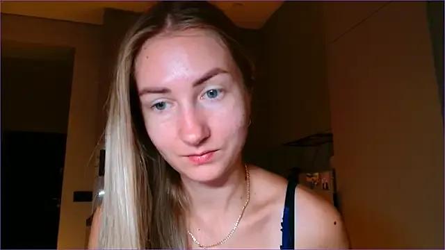 BluueSilk on StripChat 