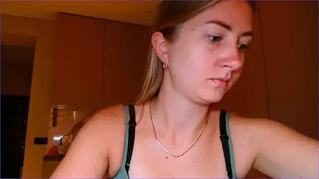 BluueSilk on StripChat 