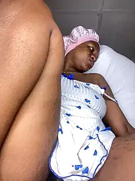 StripChat Boneca25 is Freechat Boneca25 — Fingering pussy