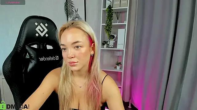 StripChat Christy_Little is Private Christy_Little — play with my wet pussy