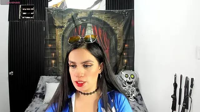 StripChat criss_21_ is Freechat criss_21_ — flash my small boobs+pinch nipples