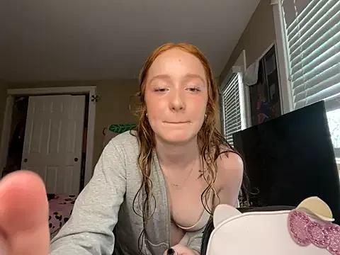 gingerbabe18 on StripChat 