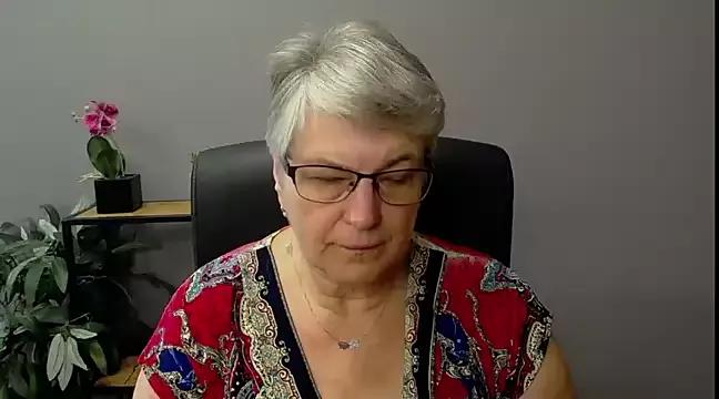 IrisDream on StripChat 