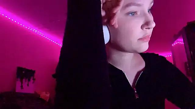 StripChat KarinRobertson is Freechat KarinRobertson — Biggest smile ever