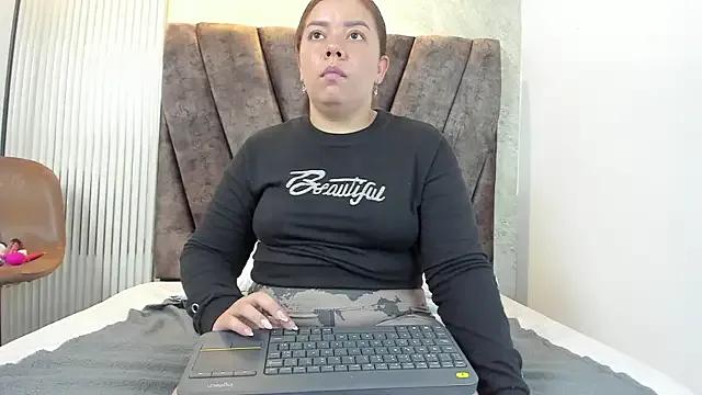 leilapons on StripChat 