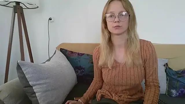 little-leni on StripChat 