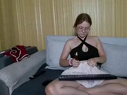 little-leni on StripChat 