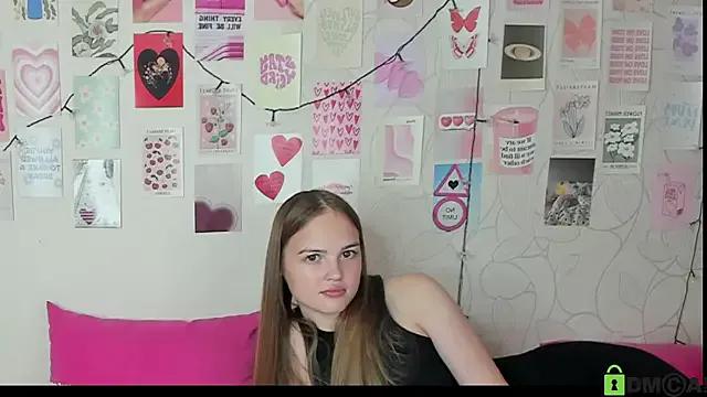 little_radiant_sun on StripChat 