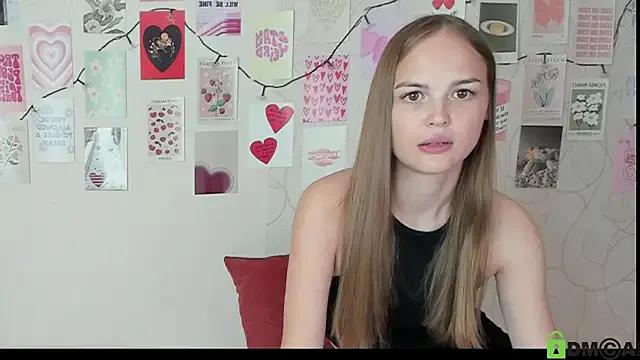 little_radiant_sun on StripChat 