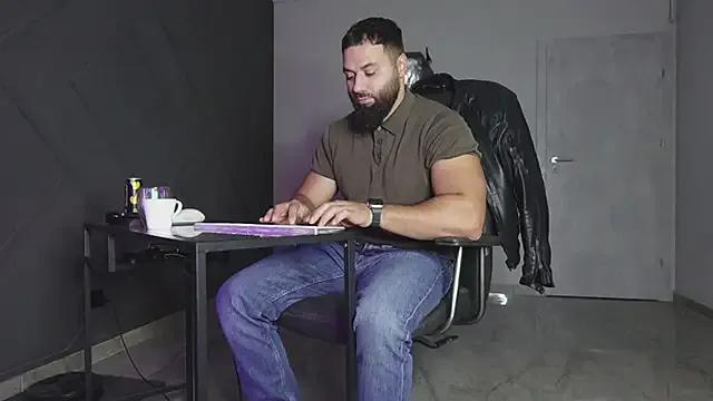 mattmasterss on StripChat 