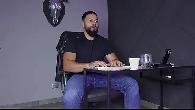 mattmasterss on StripChat 