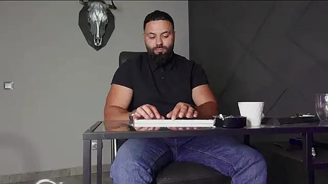 mattmasterss on StripChat 