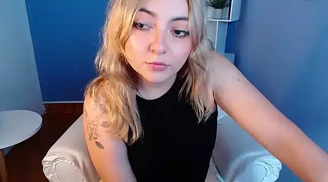 miaawild on StripChat 