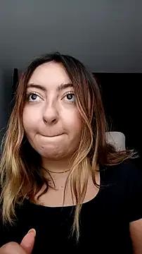 miaawild on StripChat 