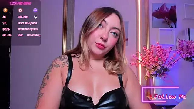 miaawild on StripChat 