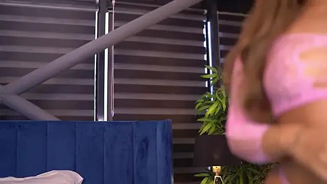 MillaSerene on StripChat 