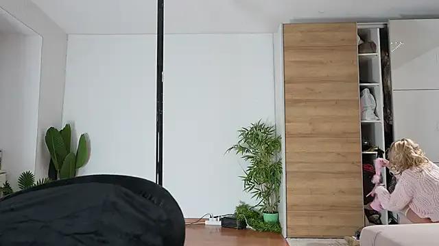 StripChat missdaisydiamond777 is Freechat missdaisydiamond777 — Panties OFF & Fingering PUSSY