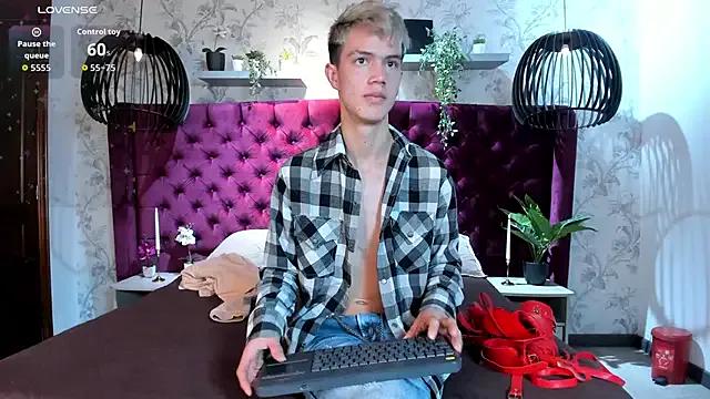 nicktorn — naked ass