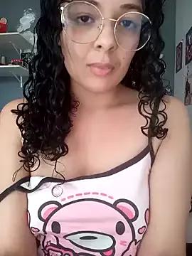 NinaSweet2 on StripChat 