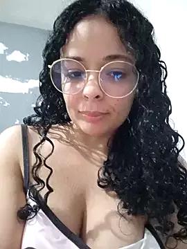 NinaSweet2 on StripChat 