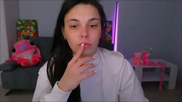 queenofthesense_ on StripChat 